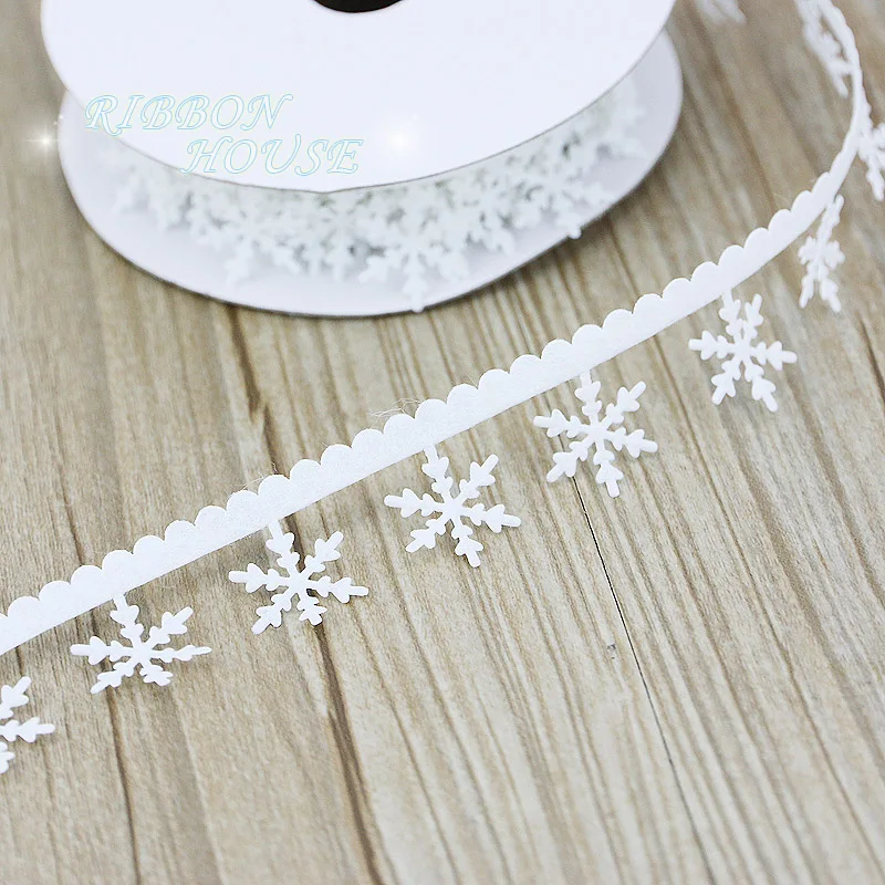 

(5 meters/lot) 25mm Snow ribbon non-woven fabric ultrasonic embossing Christmas decoration snowflake lace