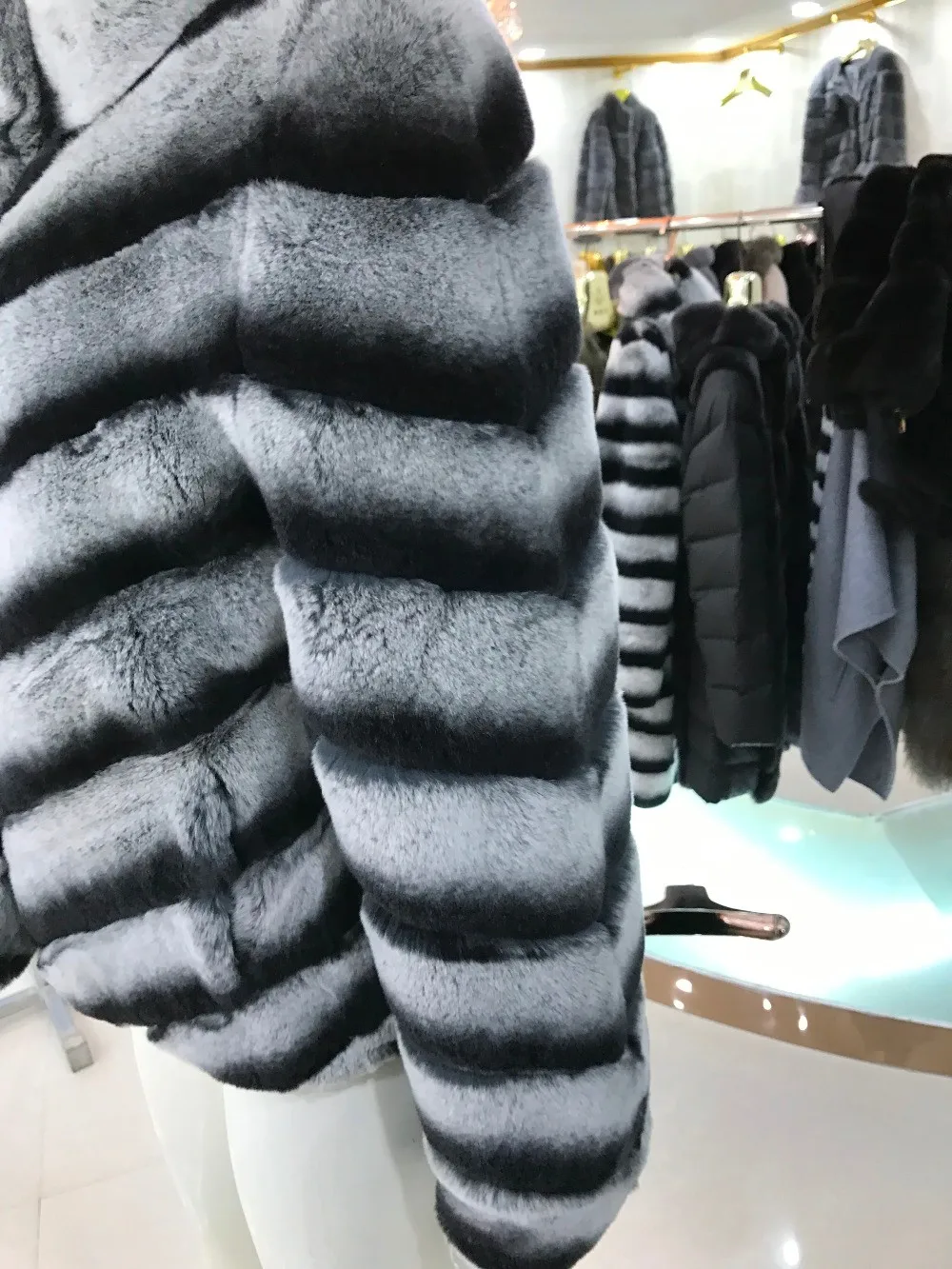 Тонкий мех кролика пальто реального кролика рекс меховая куртка короткие для womenstriped зимняя верхняя одежда бежевого цвета Стенд воротник реального пальто с мехом