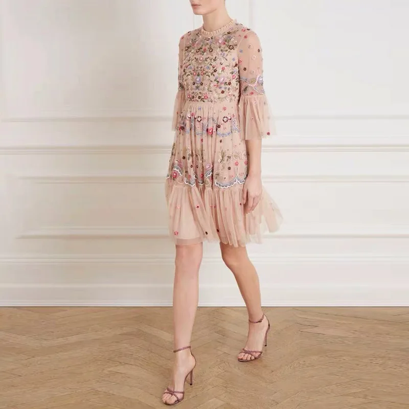 Женское Прозрачное платье с вышивкой розовое короткое оборками и круглым