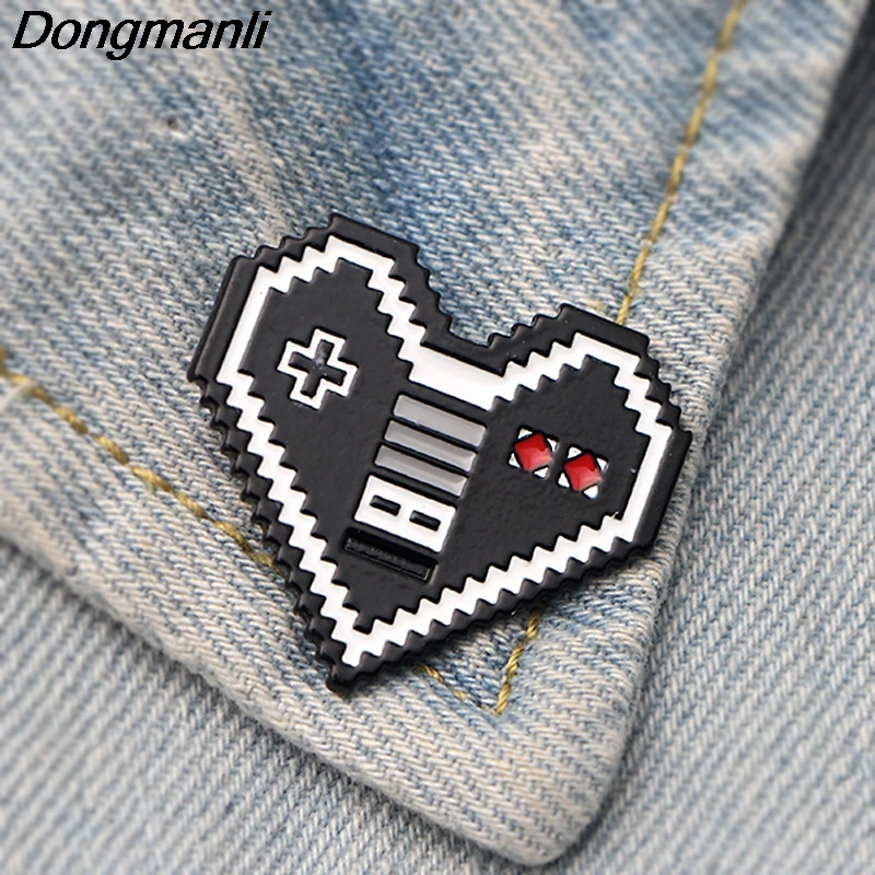P3838 Dongmanli игровой автомат в форме сердца металлические эмалированные броши и коллекция булавок Нагрудный значок для рюкзака воротник ювелирные изделия
