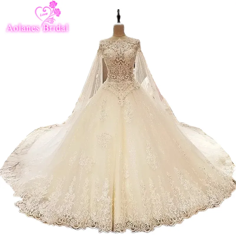 Роскошное бальное платье свадебное 2018 Кружевное белое на шнуровке с кристаллами