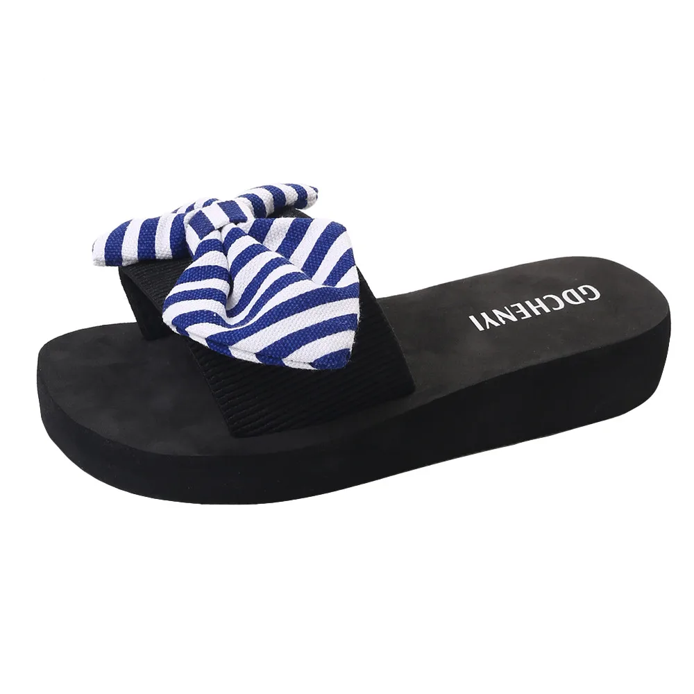 Слипоны на платформе шлепанцы танкетке повседневные женские тапочки в клетку с