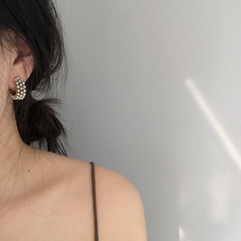 

Peri'sbox Antique Gold Color Open Small Hoop Earrings for Women Vinatge Multi Pearls Earrings Wedding Party Earrings Brincos