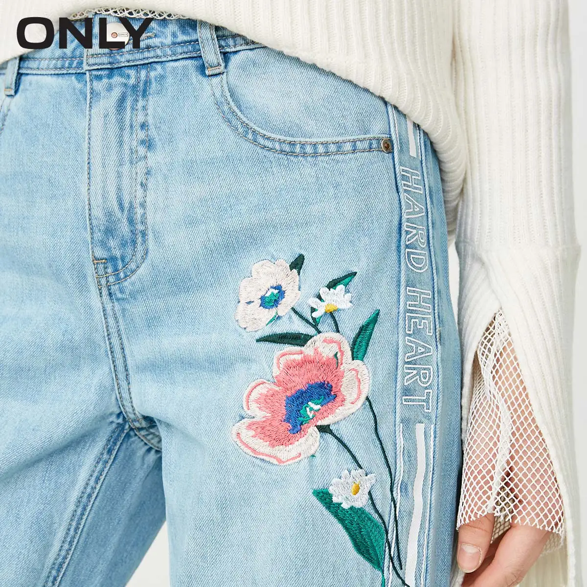 Только женские весенние и летние укороченные джинсы с разрезами вышивкой | 118149615|