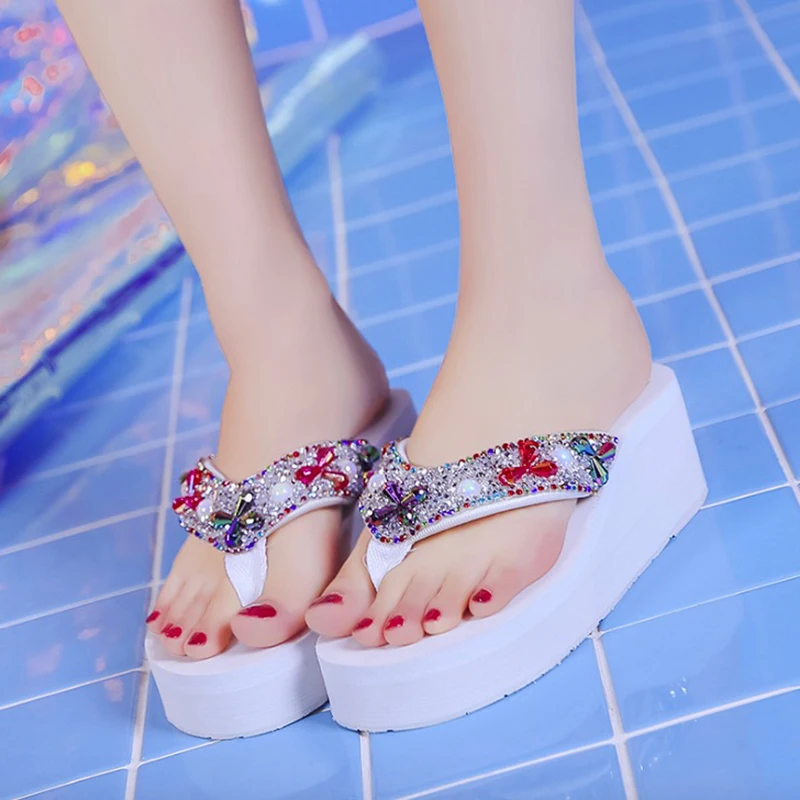 Женские шлепанцы 2019 летняя обувь на плоской платформе танкетке с кристаллами