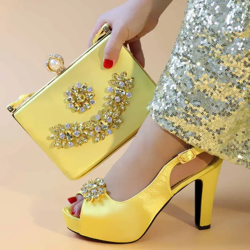 

2019 Newest good Shoes and Bags To Match Shoes with Bag Set Decorated with Rhinestone Women Shoes and Bag Set In Italy