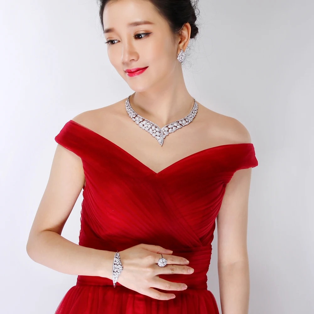 Роскошный большой комплект ювелирных изделий из 4 предметов для вечеринок