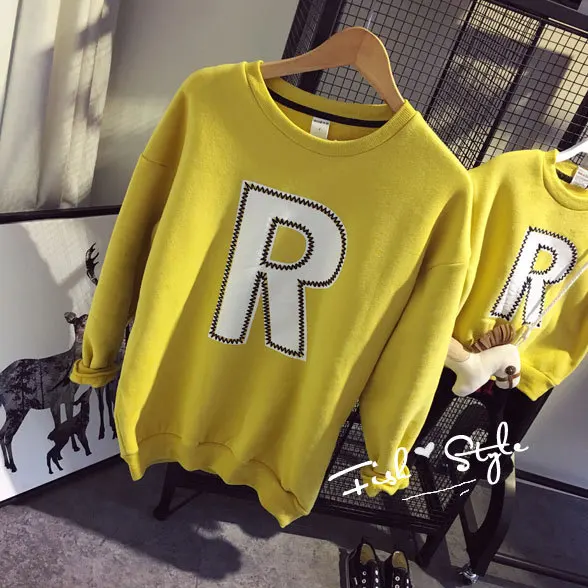 Зимние бархатные одинаковые комплекты для семьи футболки Одежда с буквой R мам и