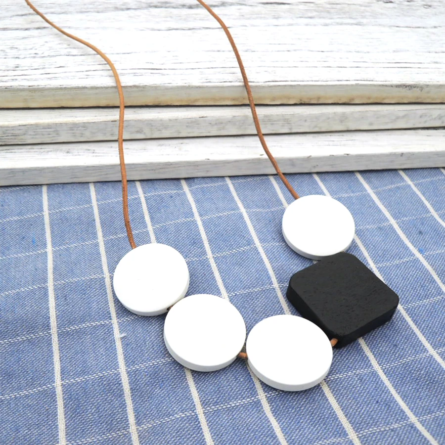 Белый черный деревянный диск геометрическое ожерелье минималистский