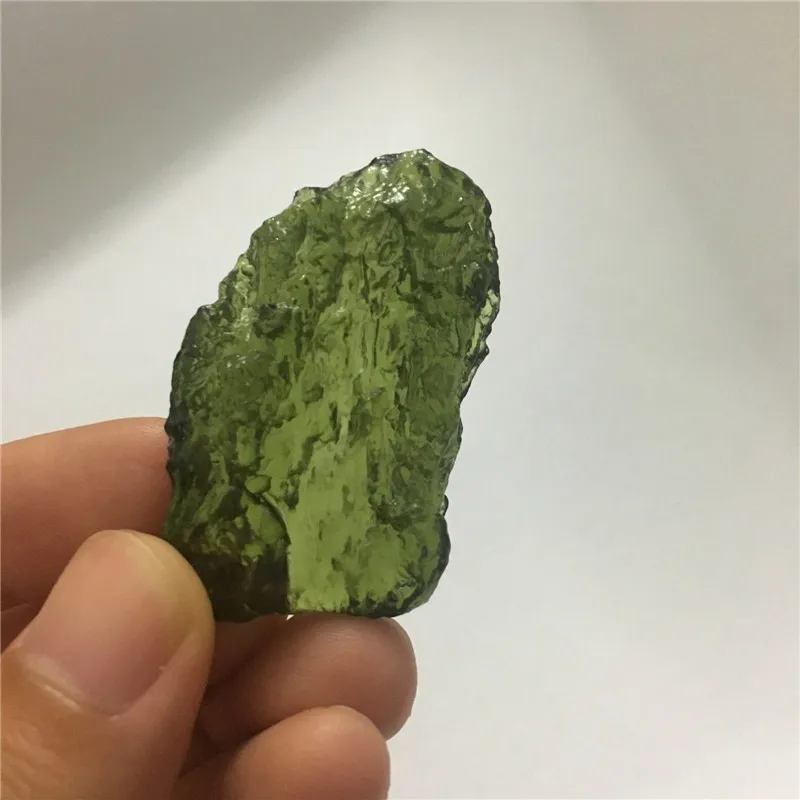 Необработанный невероятный необработанный камень moldavite 1 шт. украшение для