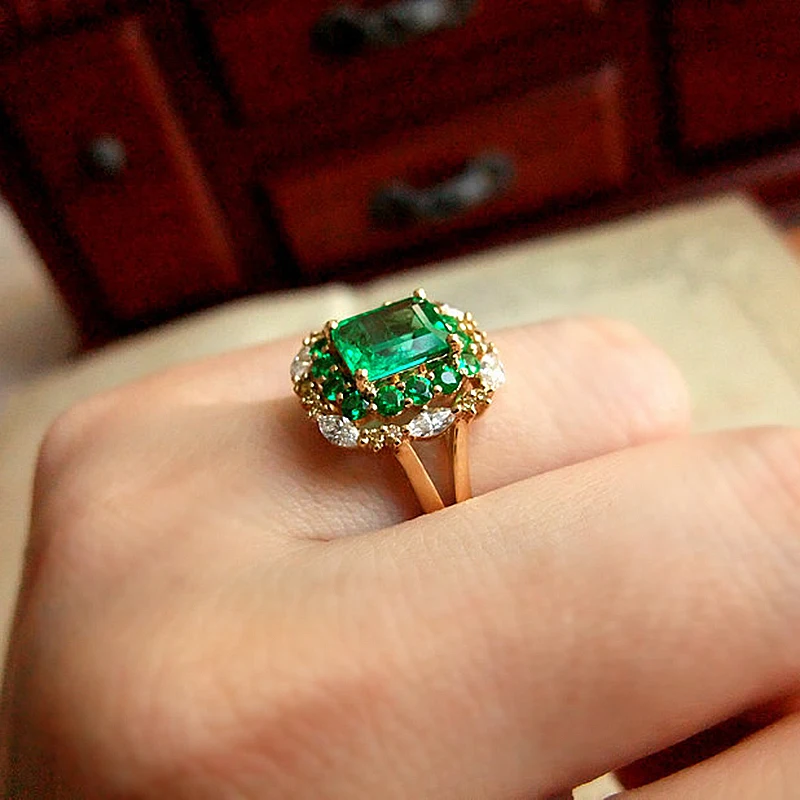 AAA Lab Created колумбийское женское Твердое 18K желтое золото 1.8ctw Moissanite Green Emerald Halo