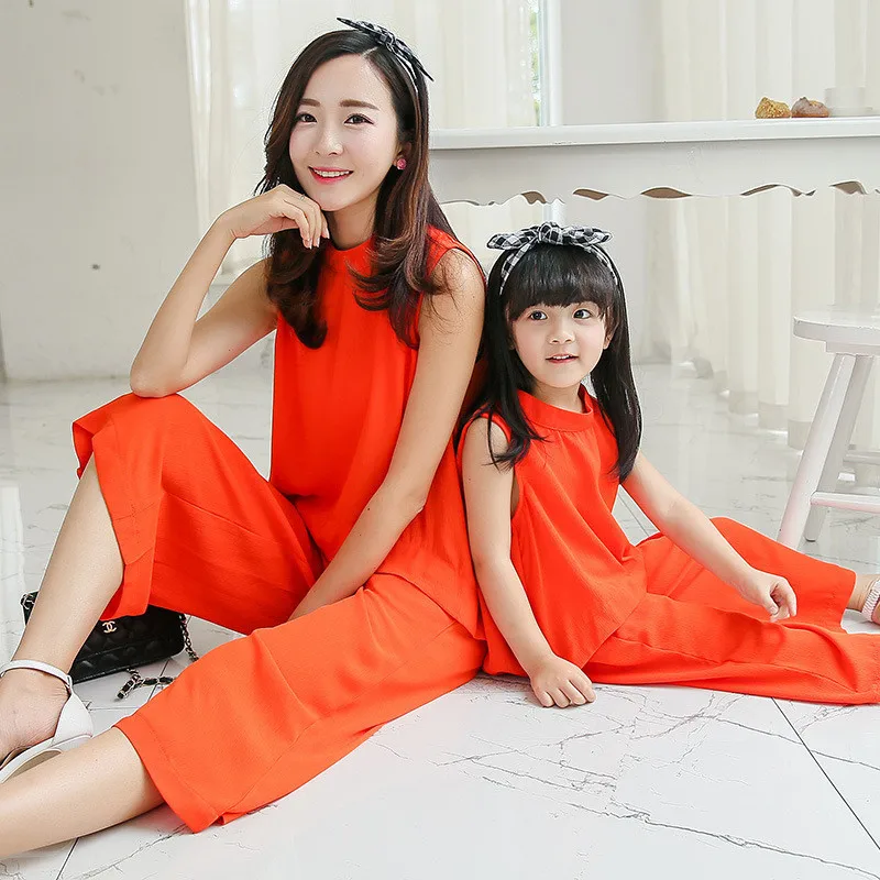 Summer Chiffon Tracksuit For Women 2016 Matching Mother And Daughter Clothes Sleeveless Lace Tops Pants Set Family Look Clothing | Мать и