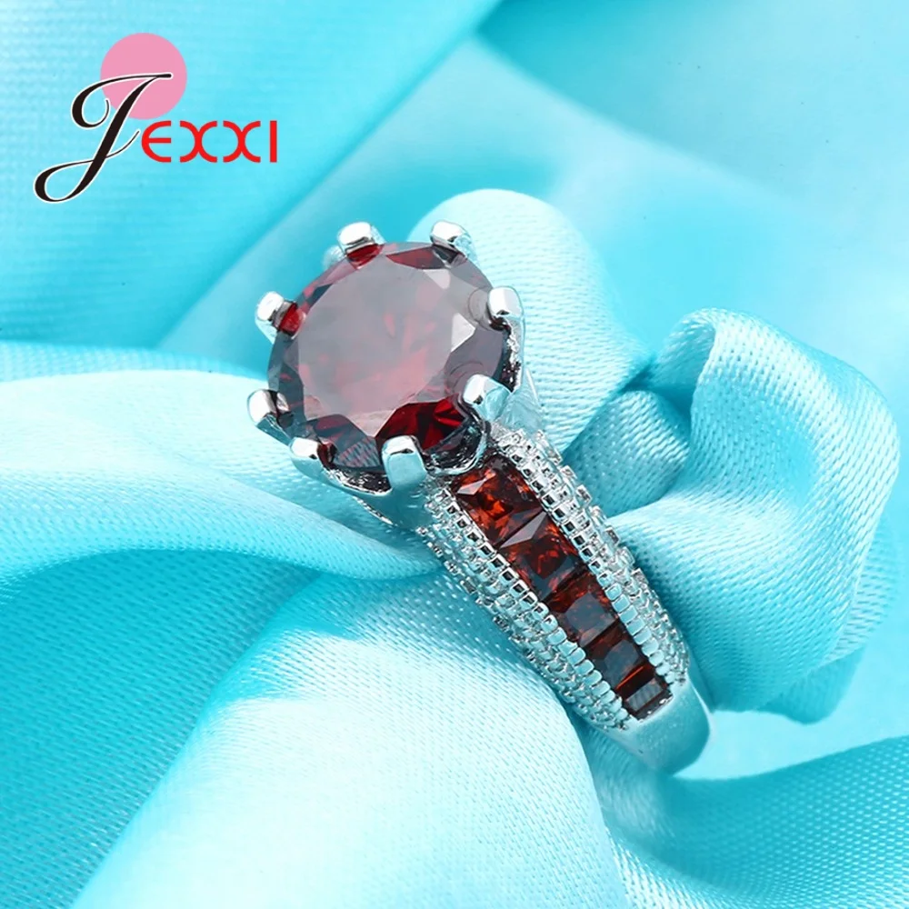 Кольцо женское из серебра 925 пробы с круглой Стразы | Украшения и аксессуары