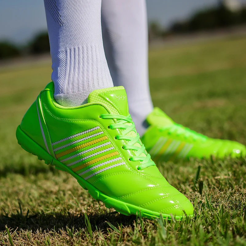 

Soft Leather Kids Sneakers Black Boys Soccer Shoes Cleats Children Football Shoes Boy Trainer Shoes Students Sport Footwear Foot