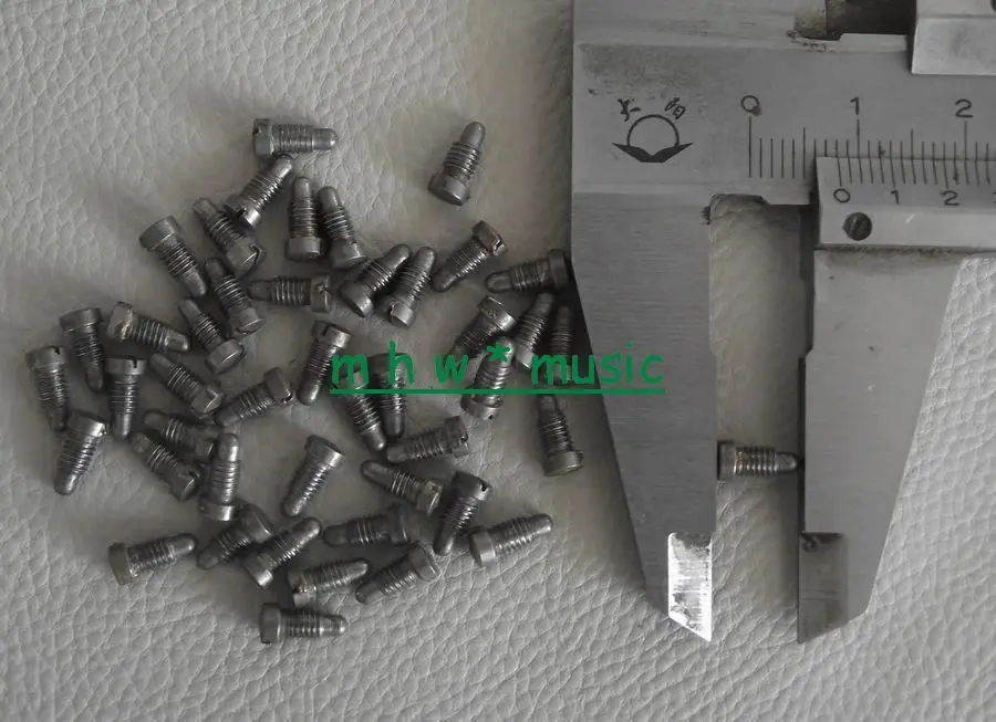 

100 pieces sax Pivot Screws
