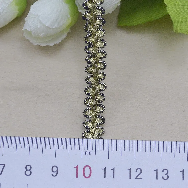 100 метров DIY аксессуары для одежды Дешевые изогнутые кружевные вставки для шитья Золотая серебристая косматая лента 8 мм Высокое качество.