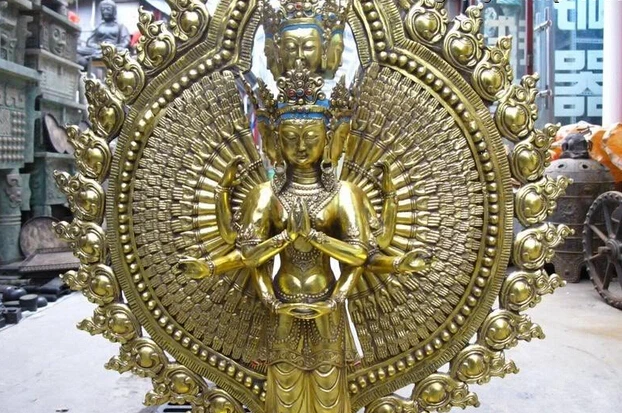 005843 44 &quotтибетская бронзовая позолоченная 1000 рук 11-faced Avalokitesvara Kwam-Yin статуя Будды |