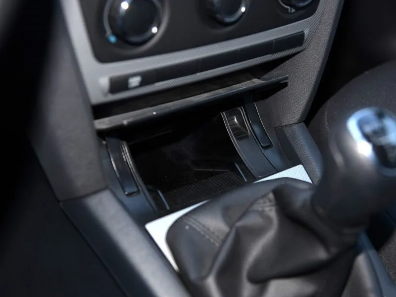 Front ashtray sundry box Center console ashtray For Skoda Octavia 2007
