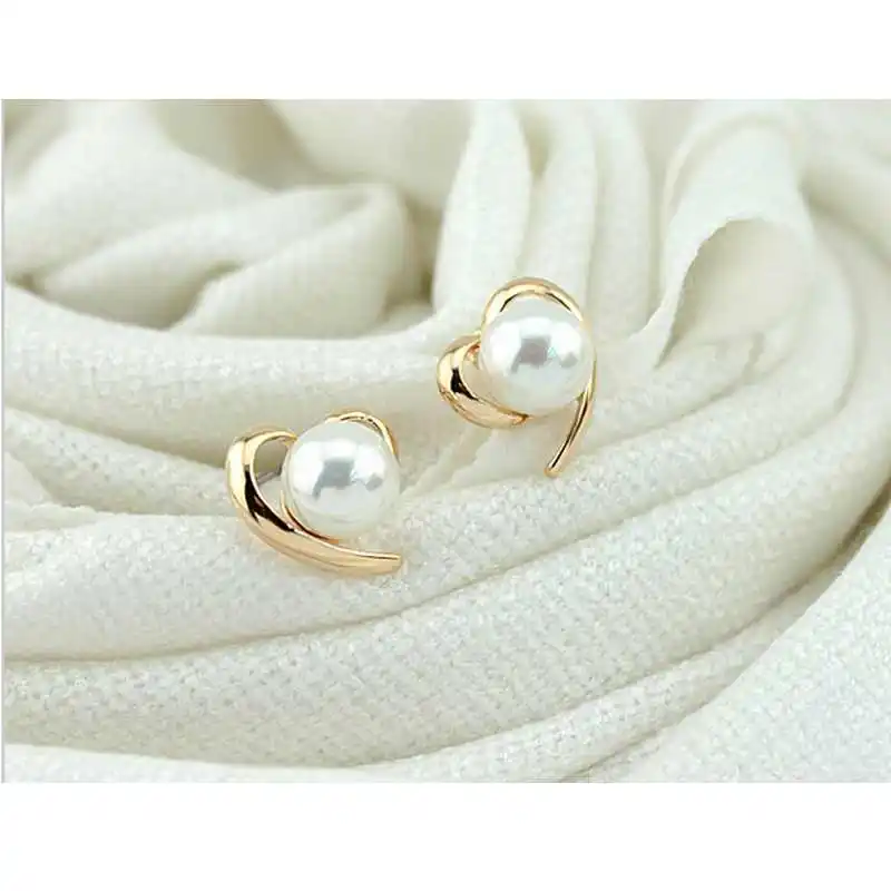Женские серьги-пусеты золотистого цвета жемчуг в форме сердца 2019 | Украшения и