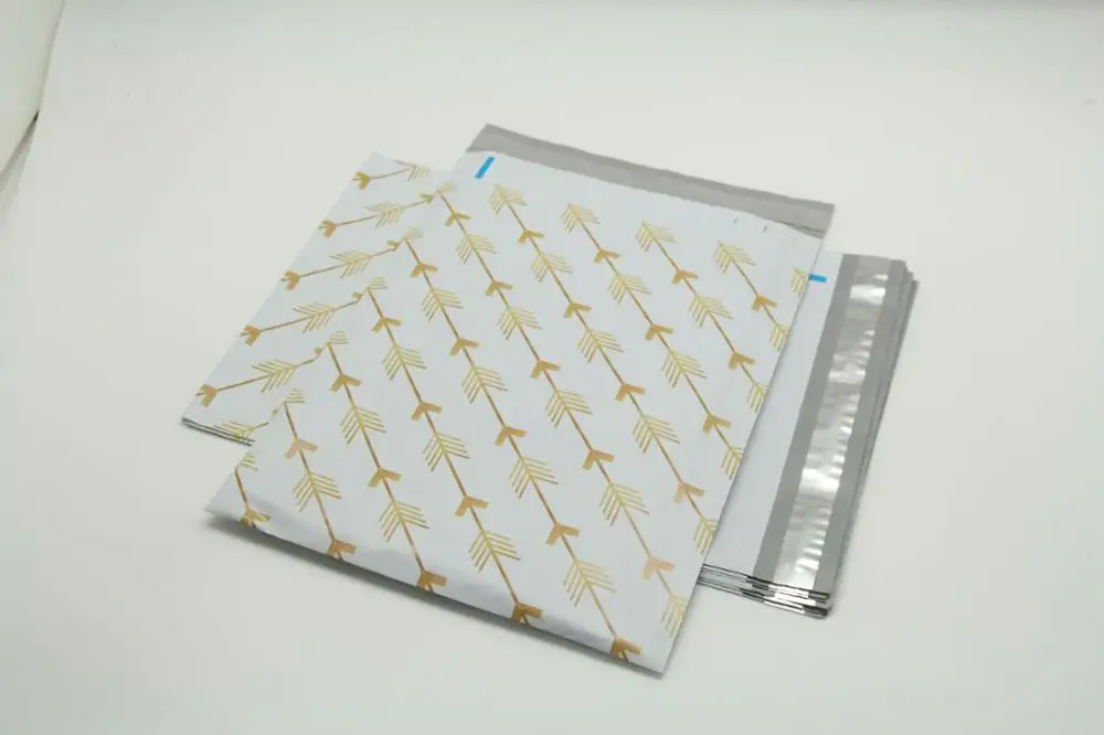 100 шт 10x13 дюймов Печать Поли Мейлер 26x33 см золотые стрелки шаблон Поли Мейлер Самоуплотняющиеся конверты