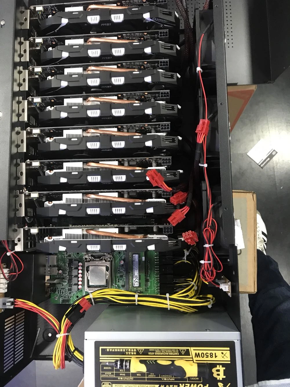 Добыча ETH буровой станок 8 шт. гигабайт P104 100 4 г видеокарты NVIDIA 256bit GDDR5X 1607 мГц 1733 10010