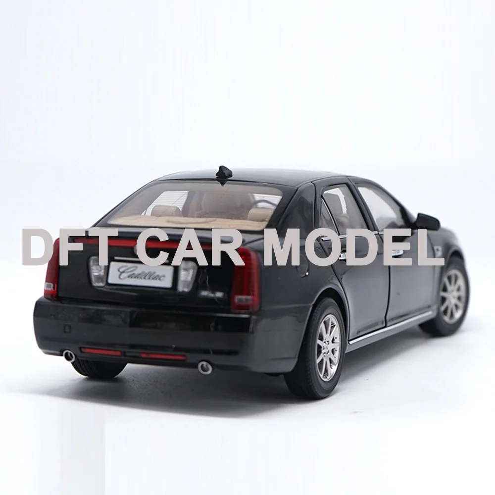 Литая игрушечная машинка Cadillac 1:18 SLS модель детского автомобиля оригинальные