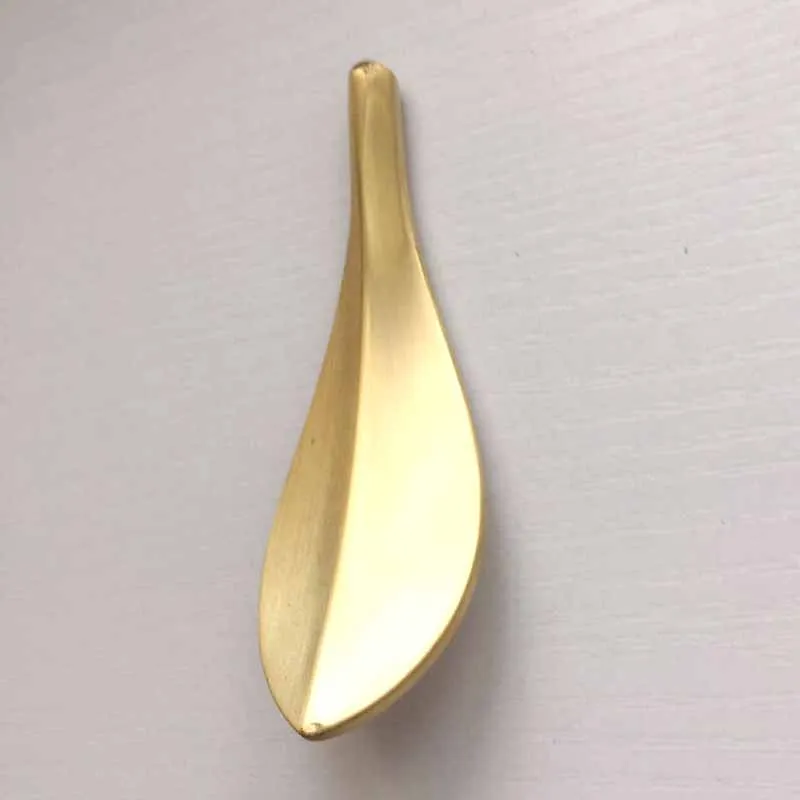 

COTOM Brass morden handle cabinet pulls leaf shape solid copper handle wardrobe drawer closet pulls and handles furniture handle