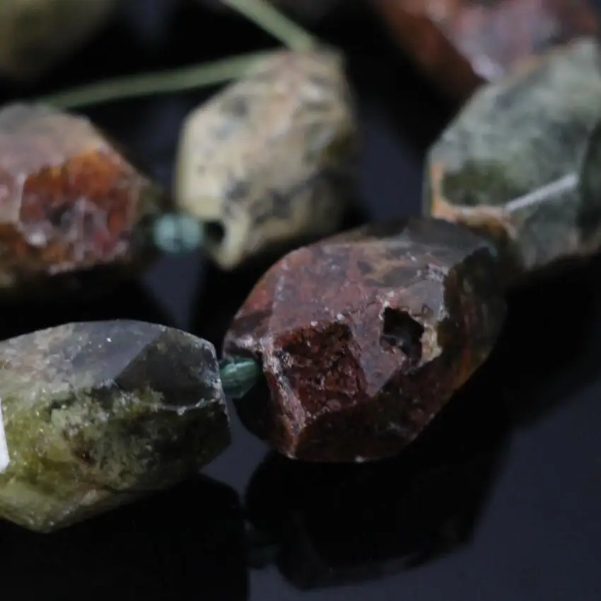 15 5 &quot/прядь натуральных демантоидных граненых бусин с подвеской в виде