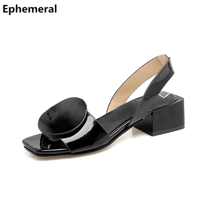 Женские босоножки на среднем каблуке черные из искусственной кожи с открытым