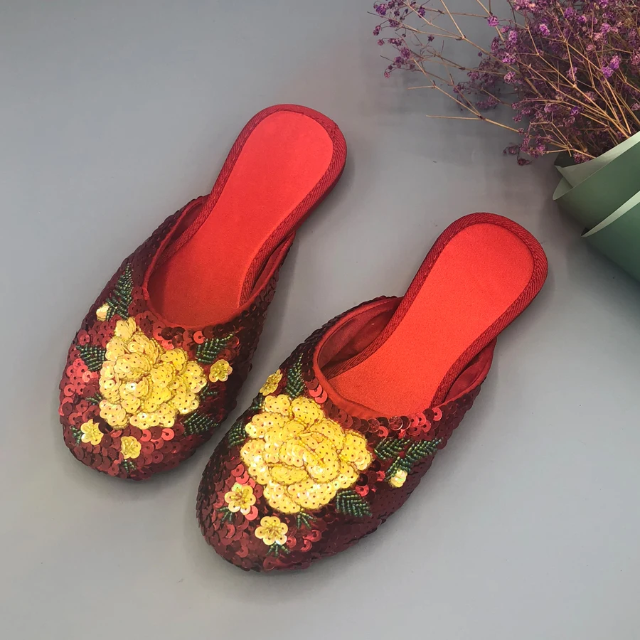 Comfortable Slippers Summer Vintage Ethnic Embroidered Slippers Satin Sequins Flat with Beef Feathers Home Women's Slippers