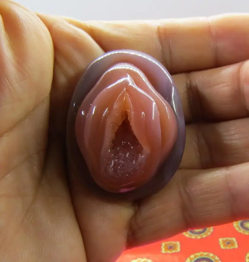 

Great carved Chalcedony cornucopia Vajra Bodhi personalized gift accessories Vulva carved free shipping only one