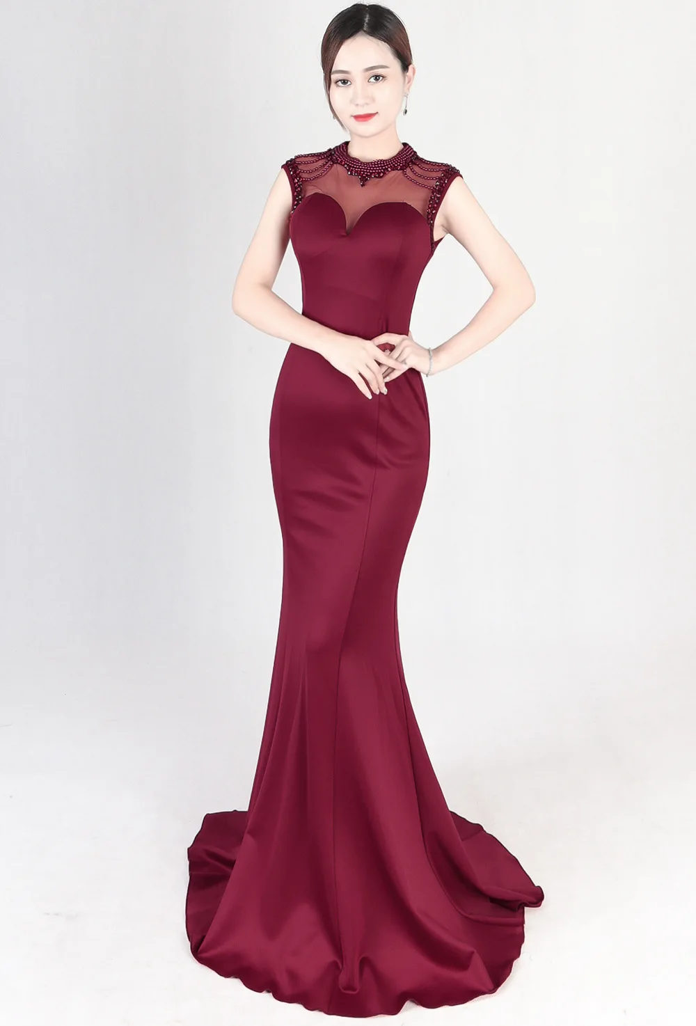 Женское вечернее платье с голубым жемчугом и бусинами длинное Русалка для