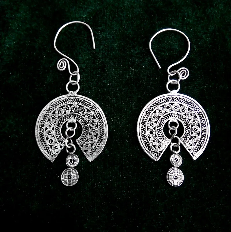 

National Merry Flower Circle Miao silver retro art earrings handmade crafts Miao silver earrings