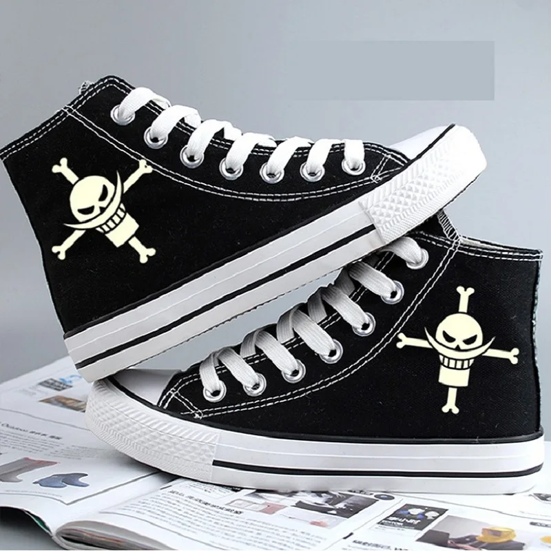 Высокое качество; обувь унисекс в стиле аниме; обувь из одного предмета; Trafalgar Law Luffy Roronoa Zoro; повседневная обувь с серебристыми люминесцентными плимсоллами; парусиновая обувь