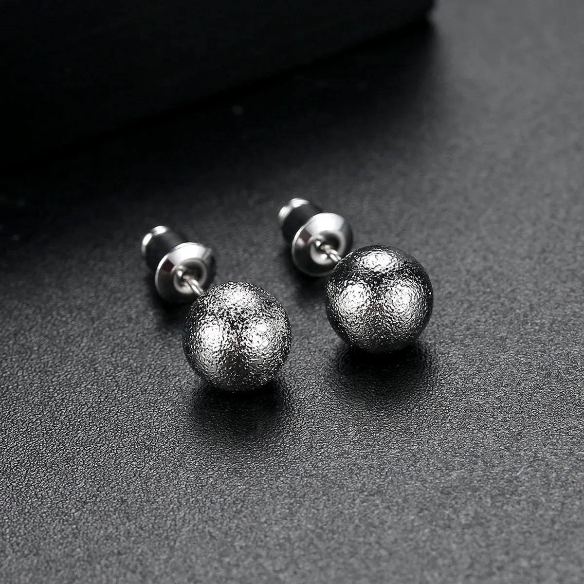 Женские медные серьги пусеты круглые серебряного цвета 5 мм 8 10