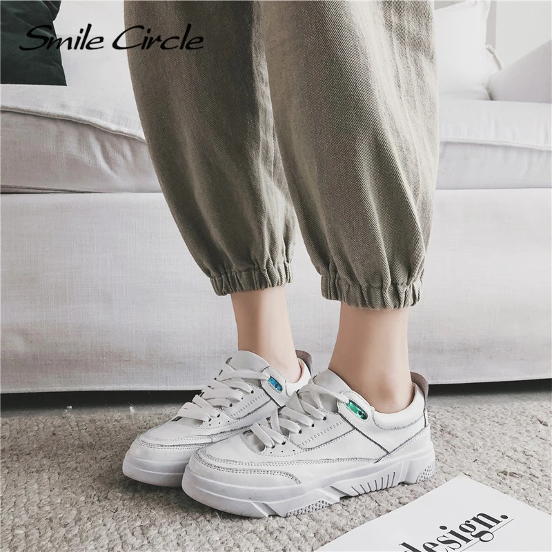 Белая обувь со смайликом женские кроссовки коллекция 2019 года сезон весна дышащая
