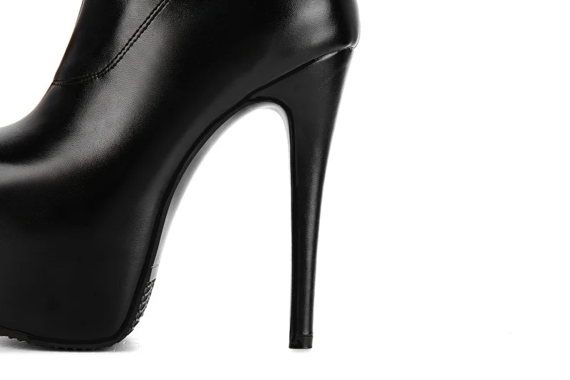 Женские зимние сапоги высокие на высоком каблуке пикантная обувь из