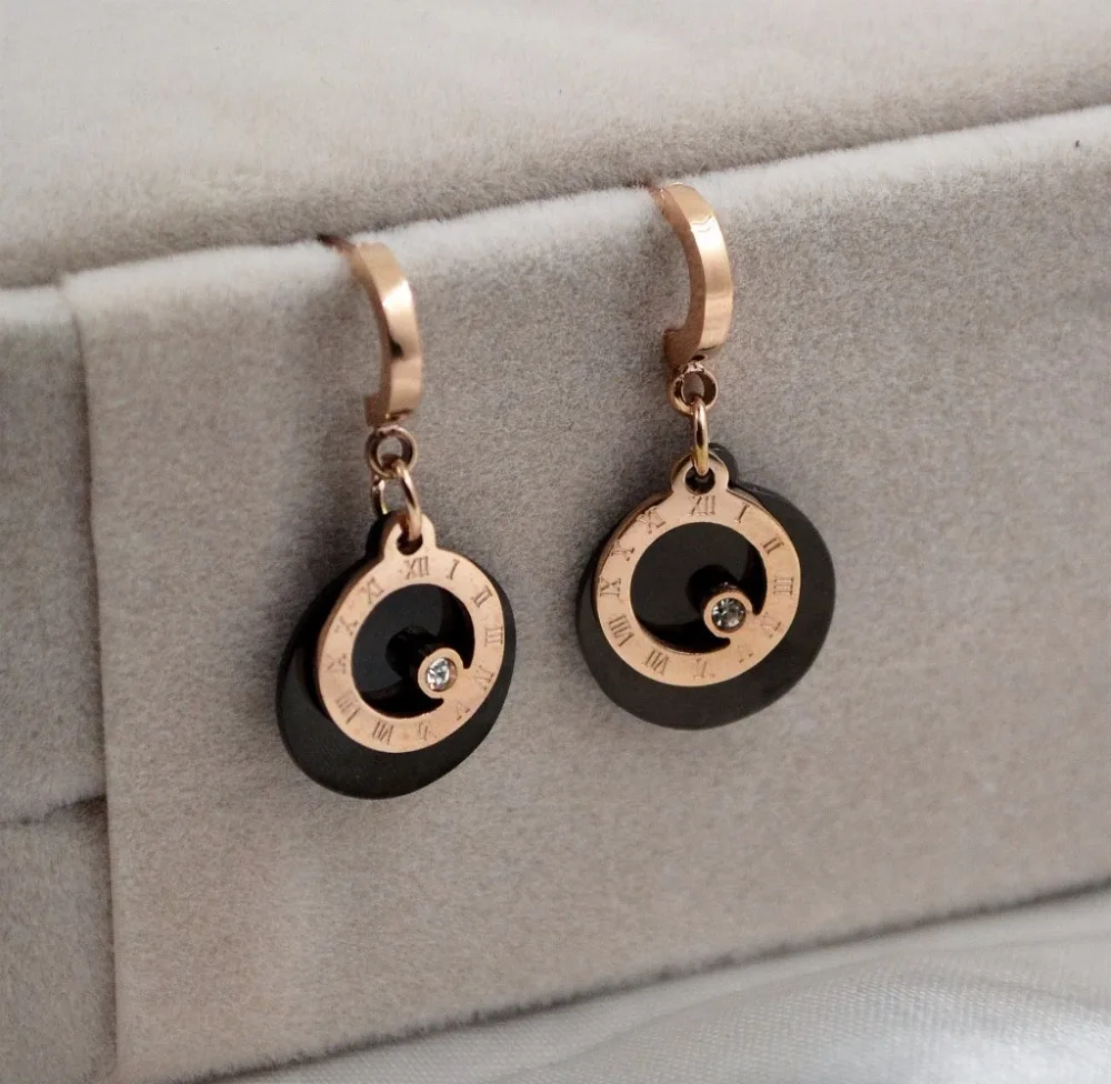 Серьги женские Круглые двухслойные из розового золота черного цвета с