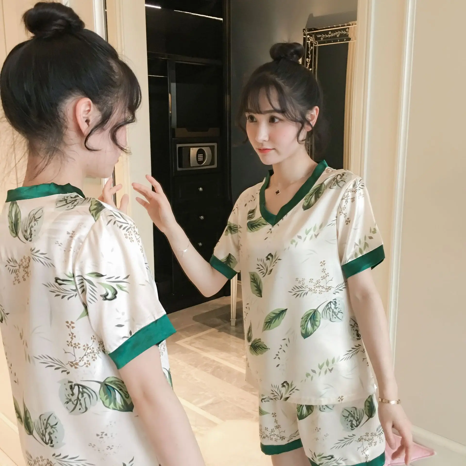 Pajama girls summer ice silk short sleeves two pieces of suit Korean fresh sweet lovely students thin silk home clothes