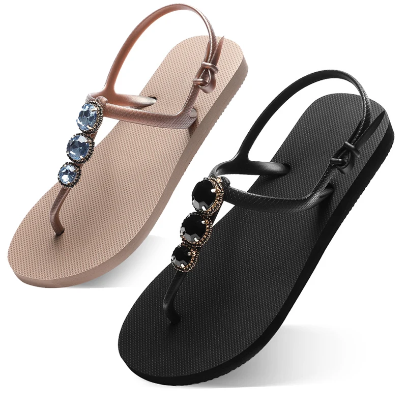 Женские пляжные сандалии с заклепками вьетнамки на резиновой плоской подошве