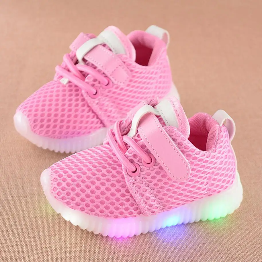 Kkabbyii Новая мода Дети Обувь со светящимися Спортивная обувь Обувь светящиеся Спортивная обувь детские для маленьких мальчиков обувь для девочек led мягкий - Цвет: Розовый