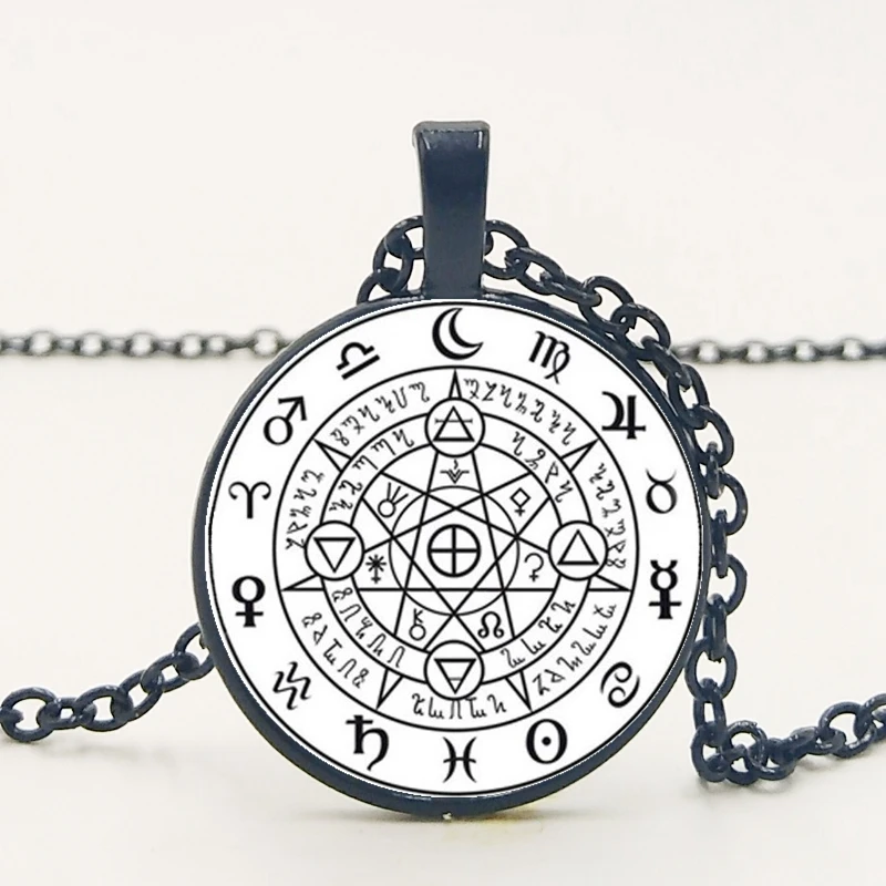 Ожерелье Sigil с подвеской в виде черной волшебной ведьмы стеклянное Выпуклое