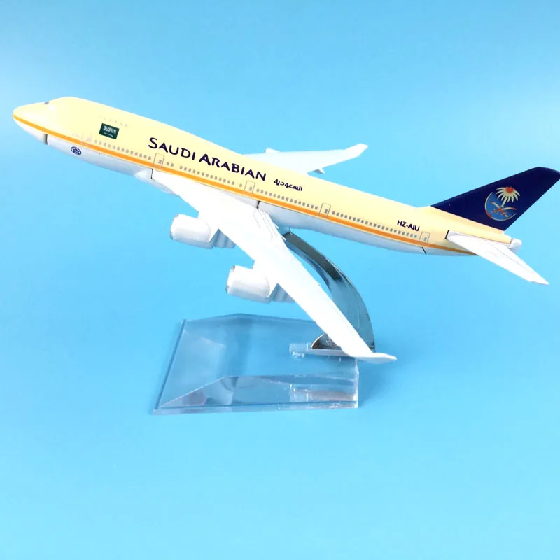 

SAUDI ARABIAN AIRLINES 16CM BOEING747 AIRLINES METAL ALLOY MODEL PLANE AIRCRAFT TOYS FOR CHILDREN BIRTHDAY GIFTS ORNAMENT