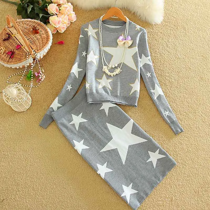 Женский трикотажный спортивный костюм облегающая юбка и топ со звездами Осень