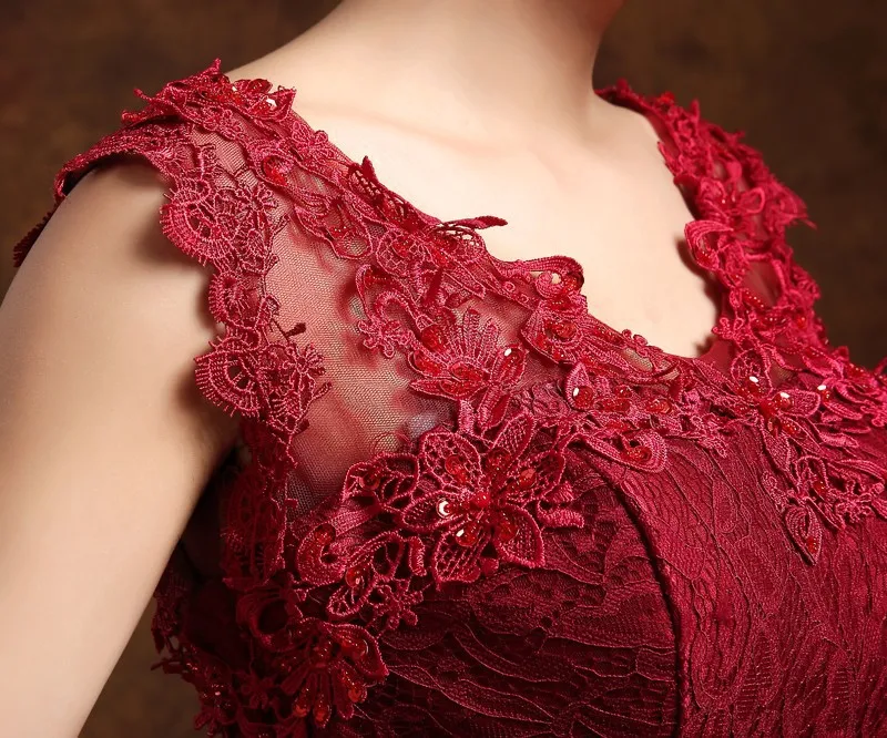 Красивое элегантное официальное платье для матери невесты с V-образным вырезом