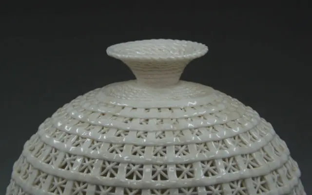 Vintage Chinese Dehua White Porcelain Handwork Hollow-out Vase | Дом и сад