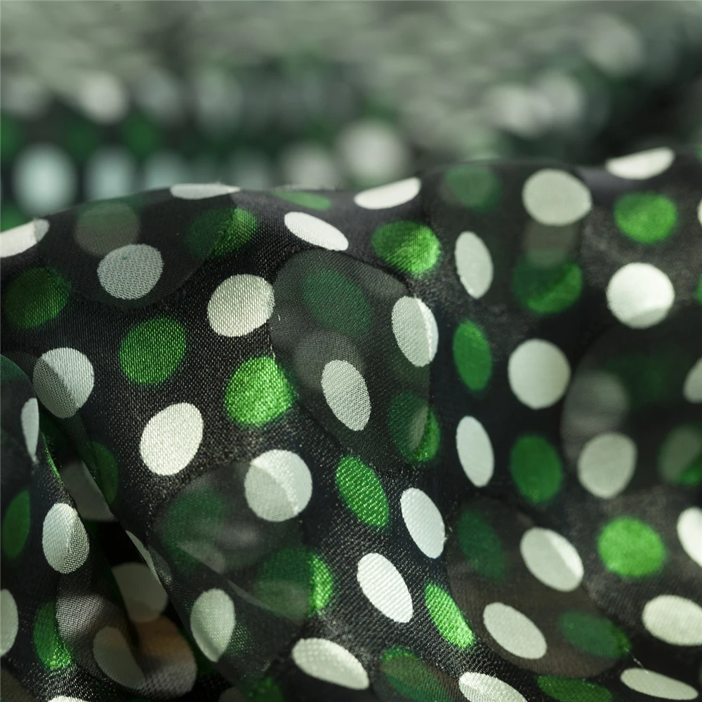 Жаккард Ретро зеленый и белый горошек на черной смесь из шелка льняной атласной