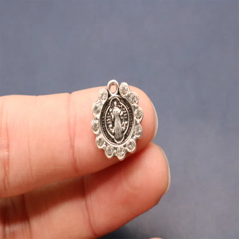 15mm 30 штук/религиозный Винтажный серебряный орден Святого Бенедикта. Цинк из сплава, винтажная серебряная медаль Святого бендрика - Окраска металла: 15mm