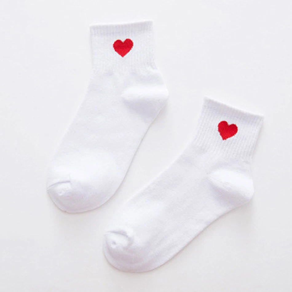 Летние носки для женщин милый стиль хлопок черный и белый серый сердце удобные