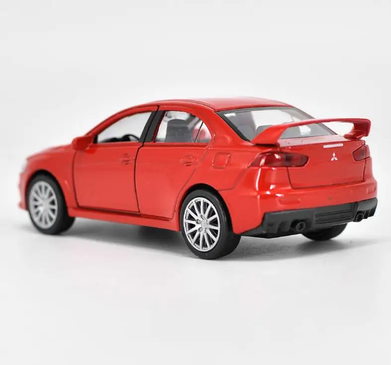 Игрушечные машинки Mitsubishi lancer EVO металлические модельные игрушки из сплава с высокой имитацией литья под